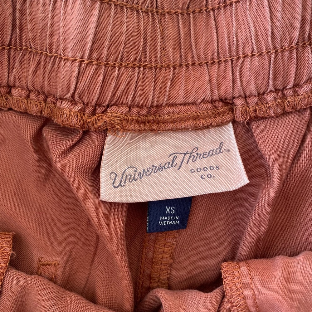 Universal Thread Shorts - Picture 4 of 4